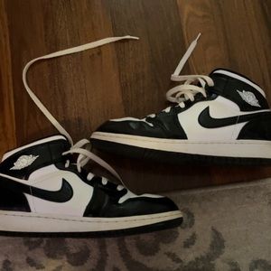 nike air jordan black and white